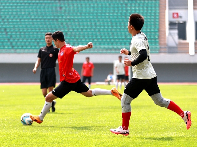 연길시 ‘가윤’컵 간부종업원 축구경기 결속