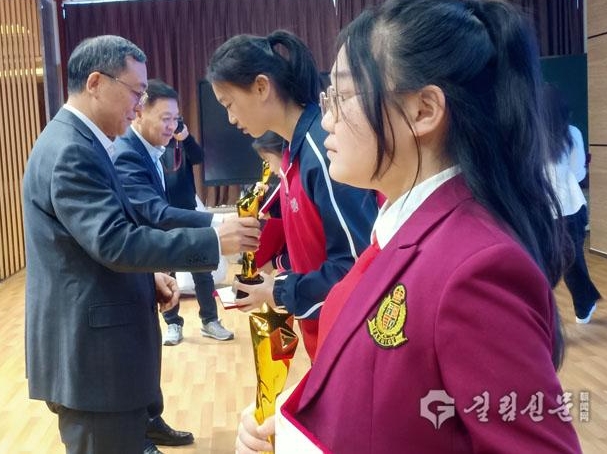 제3회 ‘꼬마작가’상 글짓기시합 시상식 연길서